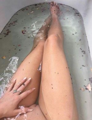 Pic - Heyy Im In The Bath Geez
