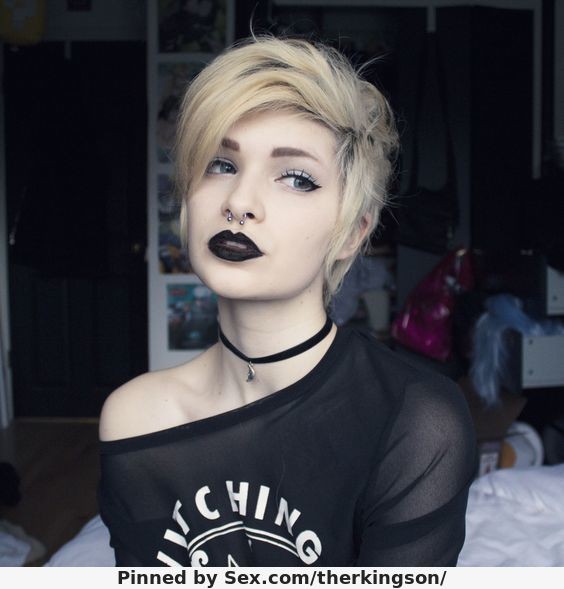 nice goth slutie 