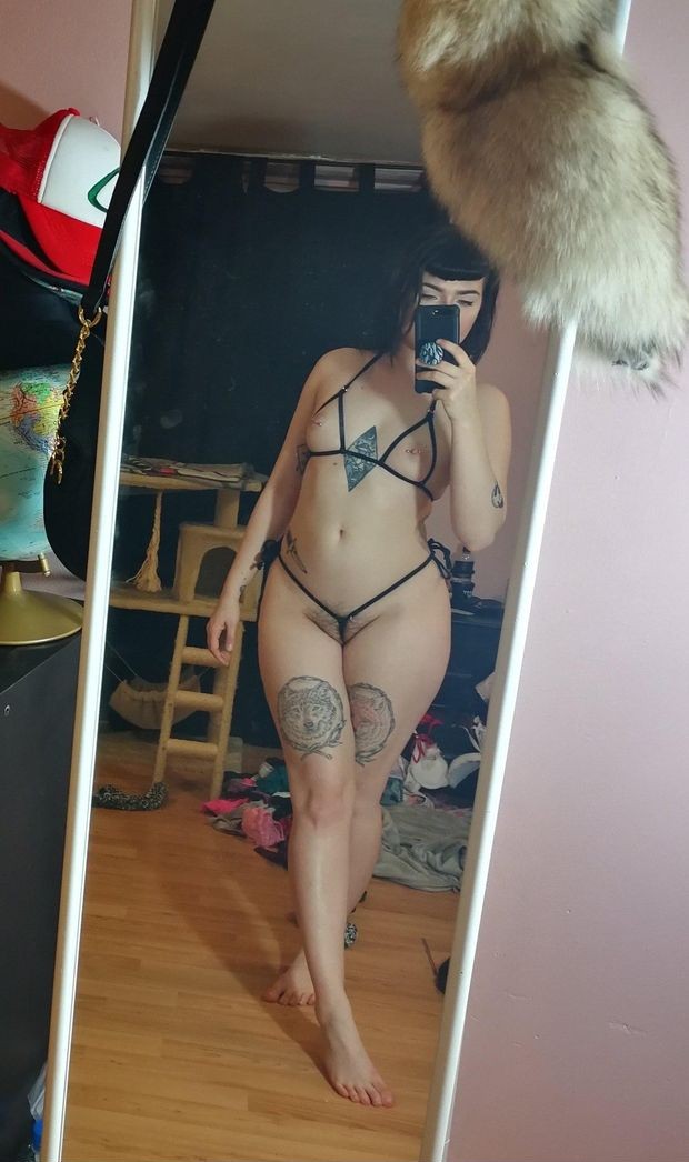 Alt gurl nude selfie