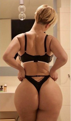 Pic - Amy Jackson Huge Butt