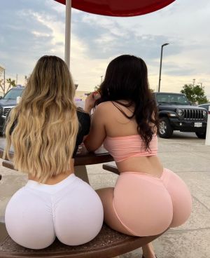 Pic - Faith Lianne And Justine Sweet With Their Huge Asses Out