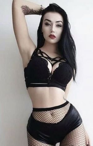 Pic - Gothic Girl