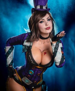 Pic - Jessica Nigri Raging Moxxi